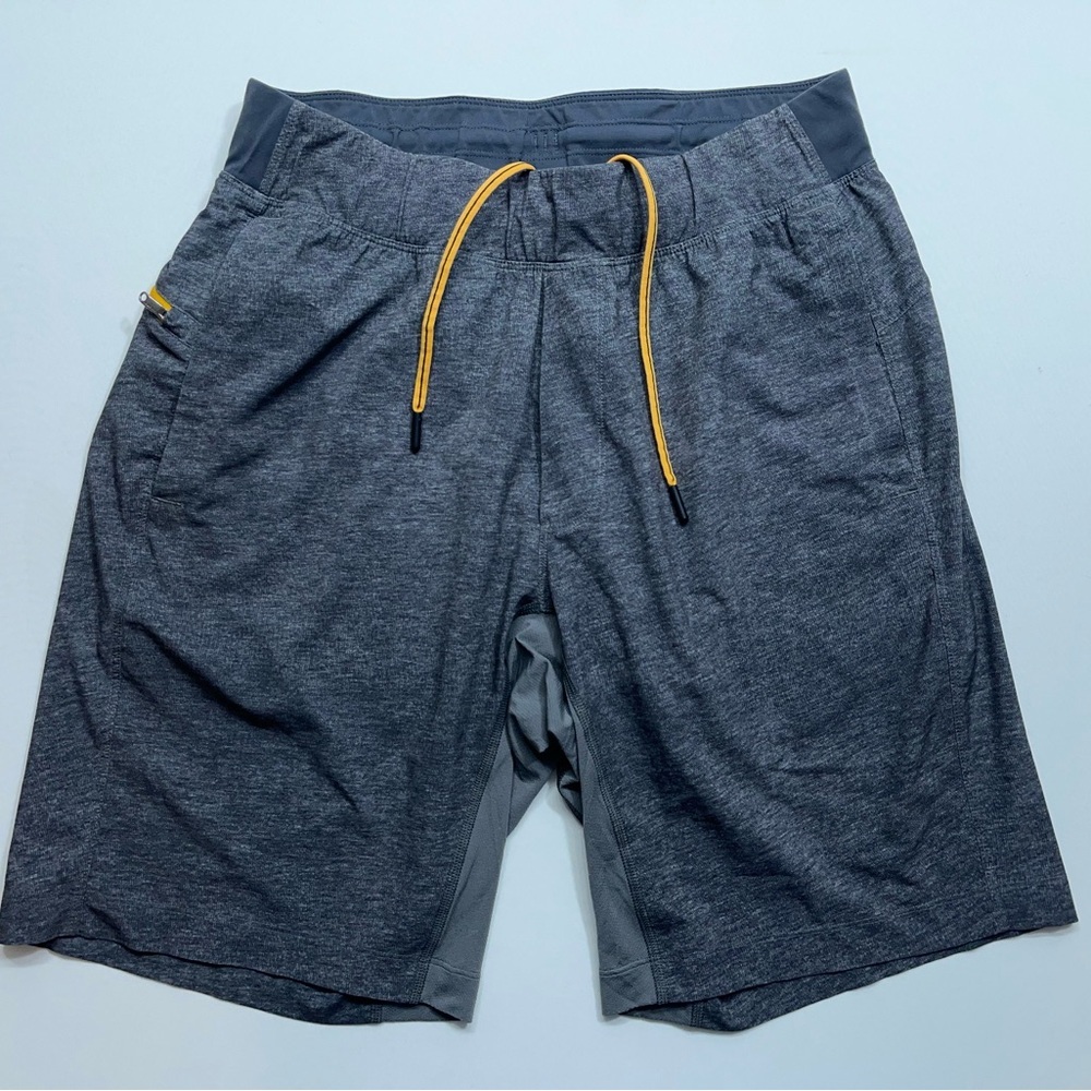 Lululemon T.H.E. Short Mens Size Medium Gray Luxtreme Liner 9” Inseam